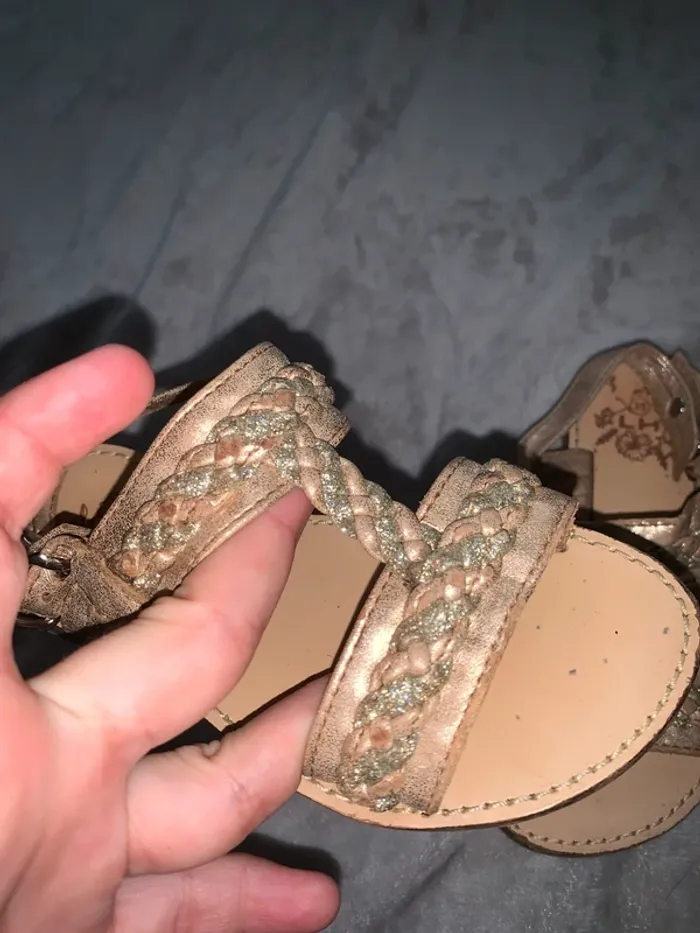 Sandales dorées tressées fille, confort été - photo numéro 3