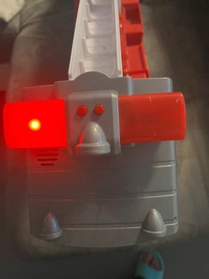 Camion de pompiers pat patrouille - photo numéro 12