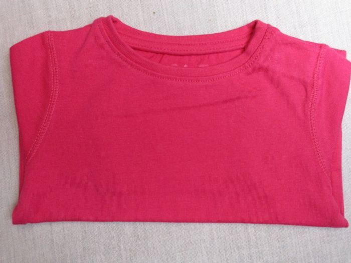 T-shirt rose, 3 mois
