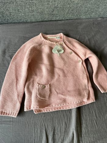 Gilet/pull neuf 86/92