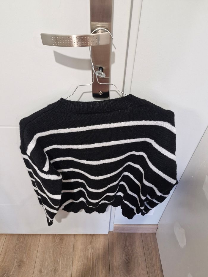 Pull noir et blanc - photo numéro 2