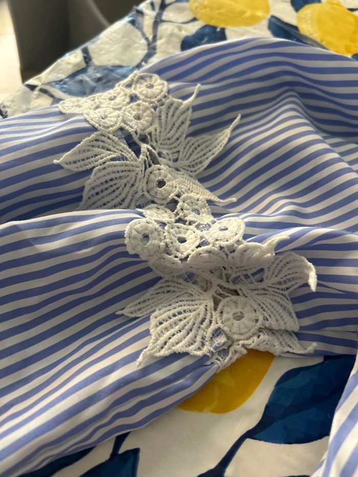 Blouse blanc et bleu - photo numéro 3