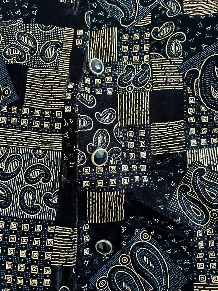 Veste noir vintage en velours à motifs dorés – Patchwork unique T.38 - photo numéro 4
