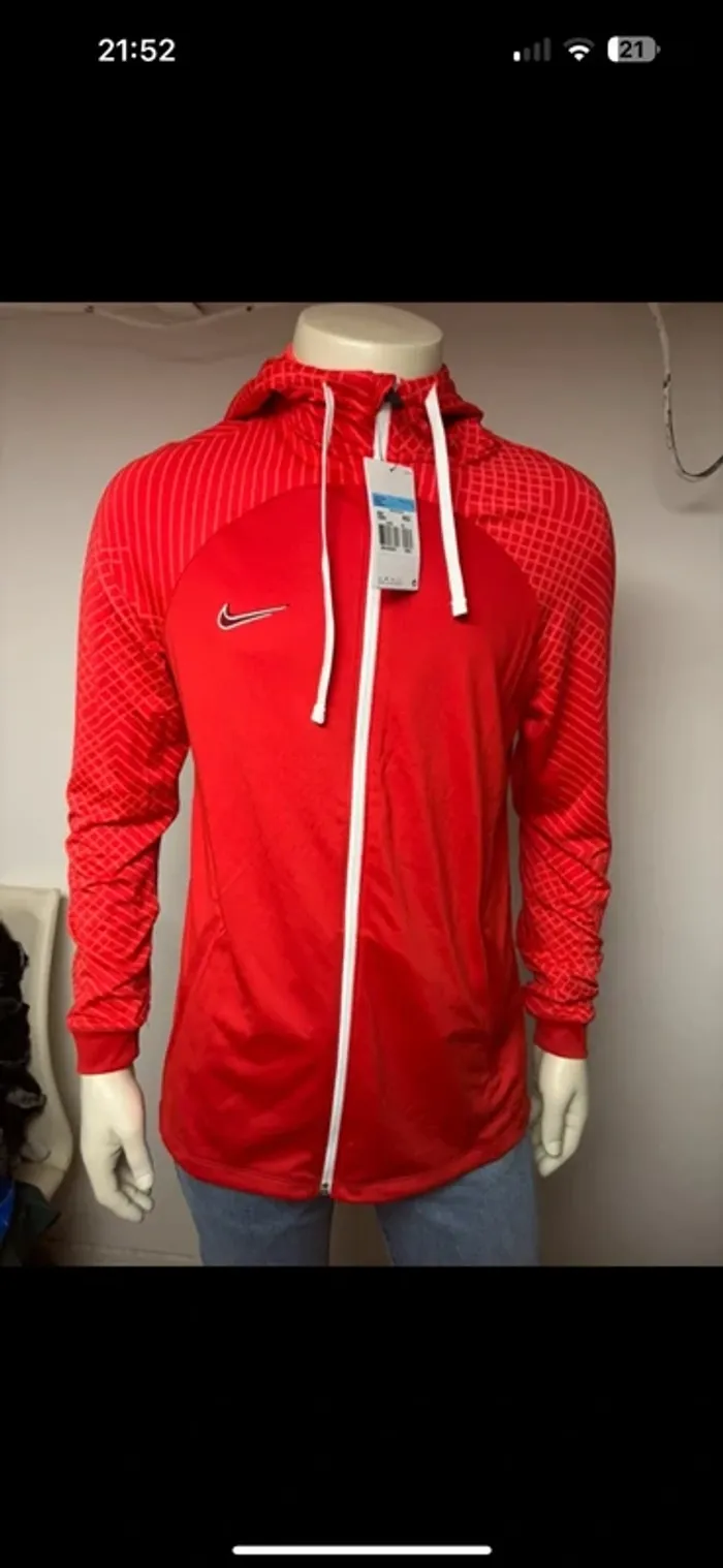 Sweat à capuche Nike rouge - Taille M - Neuf avec étiquette - photo numéro 5
