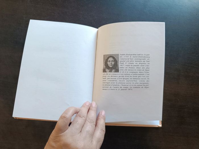 Livre LES PETITES FILLES MODELES - photo numéro 9
