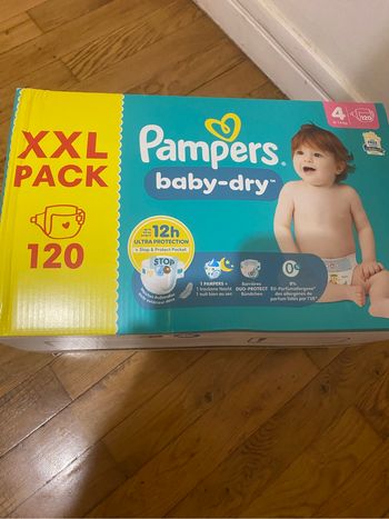 120 couche Pampers baby dry taille 4