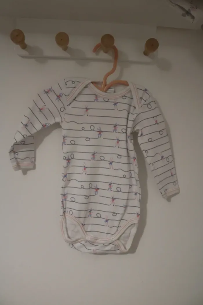 Lot bodies hiver fille 9 mois - photo numéro 2