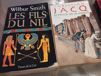 Les fils du Nil et le procès de la momie deux Gros livres