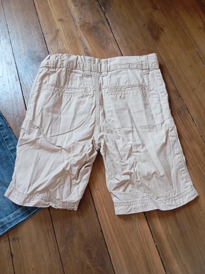 Lots deux shorts 4 ans - photo numéro 4