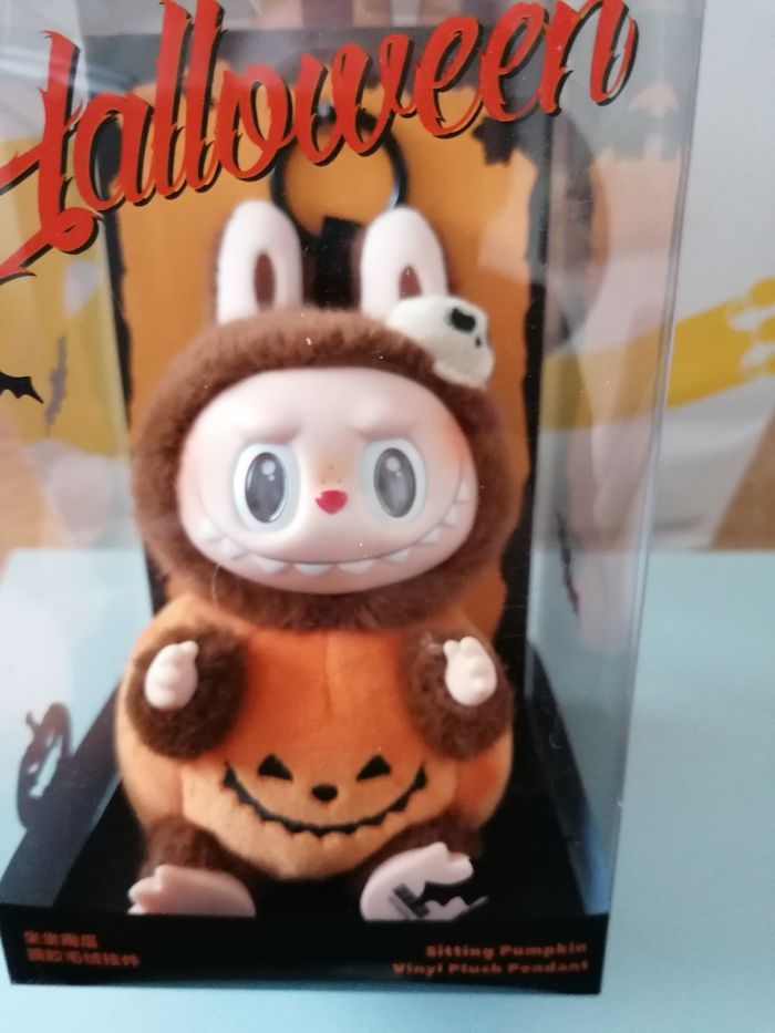 Labubu Happy Halloween Popmart authentique - photo numéro 3