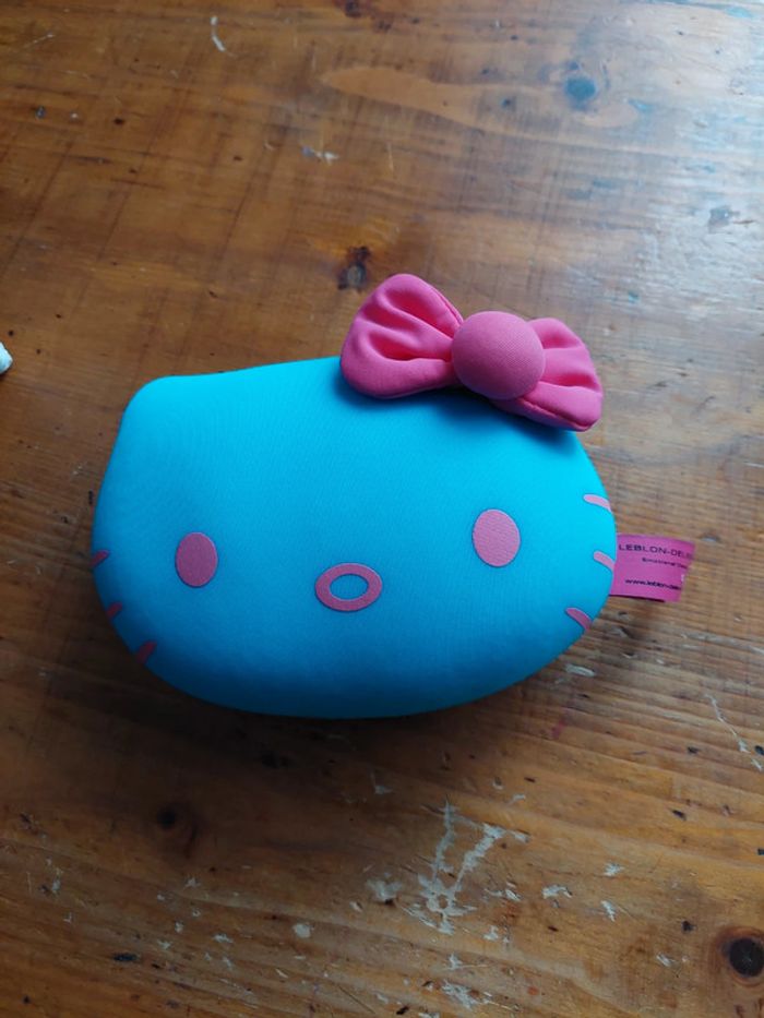 Peluche coussin Hello Kitty Leblon Délienne - photo numéro 2