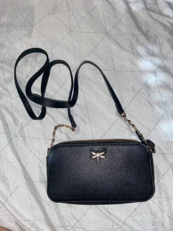 Petit sac à main noir et doré