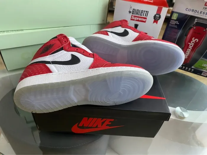 Jordan 1 rétro high spider man 2018 - photo numéro 11