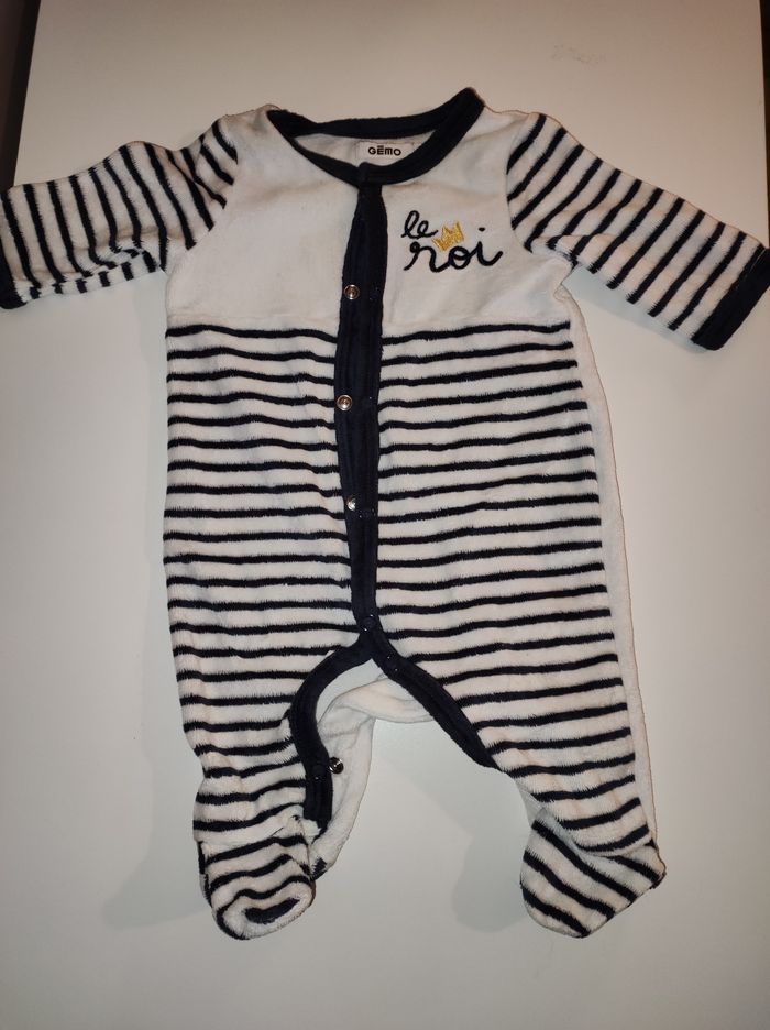 6 pyjamas - photo numéro 5