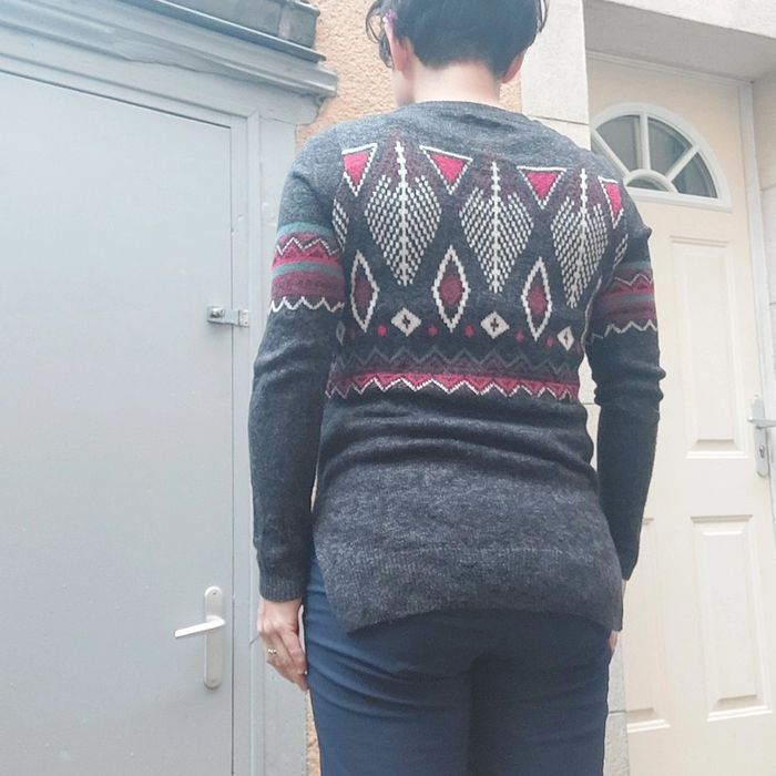 Joli pull hollister taille S - photo numéro 4