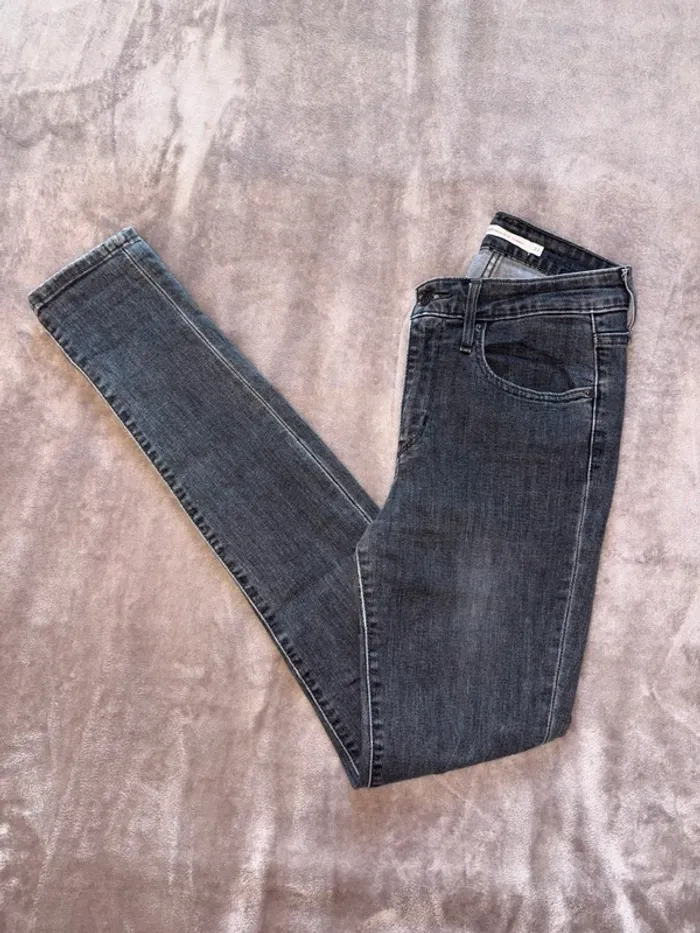 Jean gris LEVI’S femme taille 36 en très bon état. - photo numéro 7