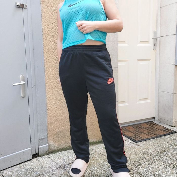 Pantalon Nike taille M - photo numéro 2