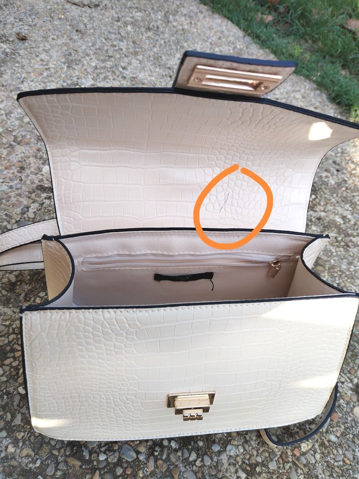 Sac à main rigide - photo numéro 3