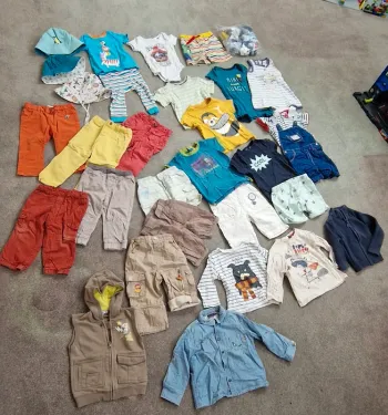 Gros lot vêtements bébé 18 mois