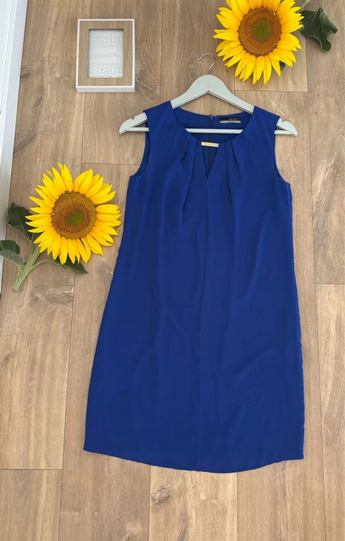 Jolie robe bleue - photo numéro 3