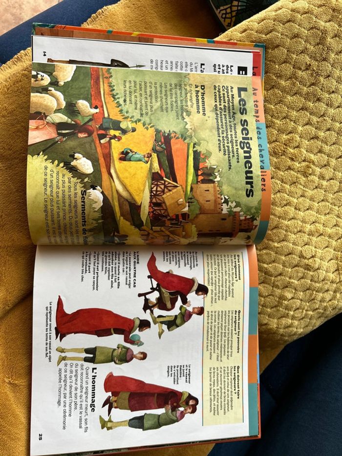 L encyclopédie Larousse les chevaliers - photo numéro 3