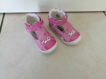 Chaussures t 20