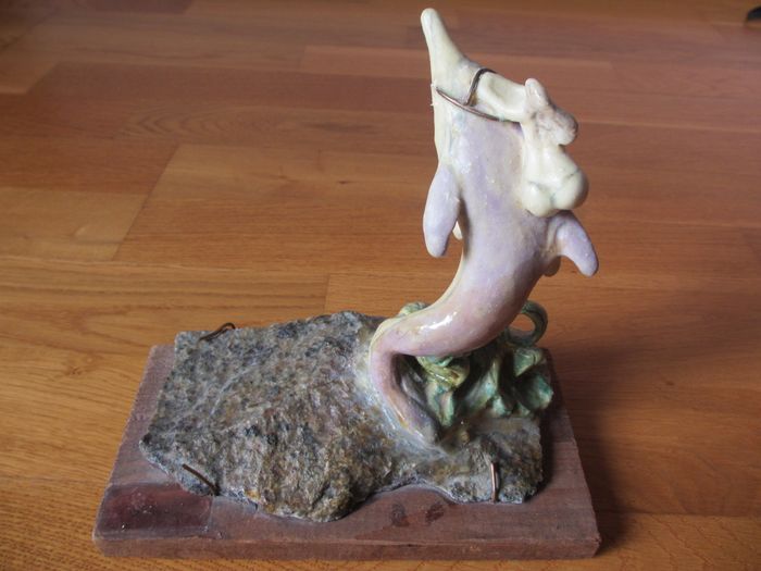 Sculpture artisanale dauphin en argile - photo numéro 3
