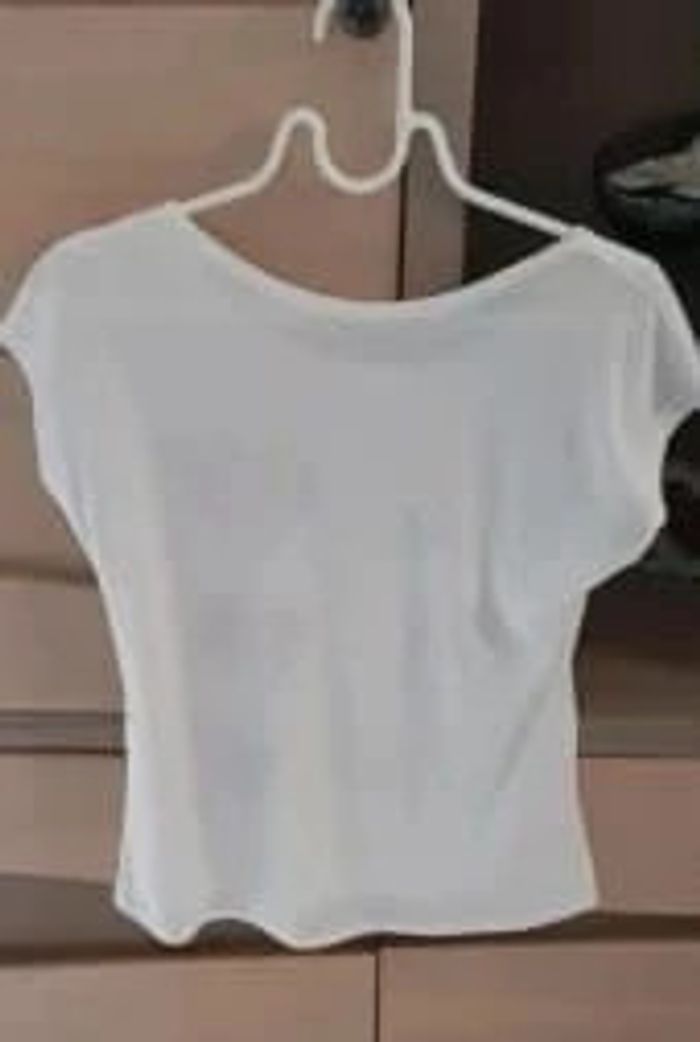 Tee-shirt manches courtes minnie neuf (avec défaut, bien le descriptif svp) - photo numéro 2
