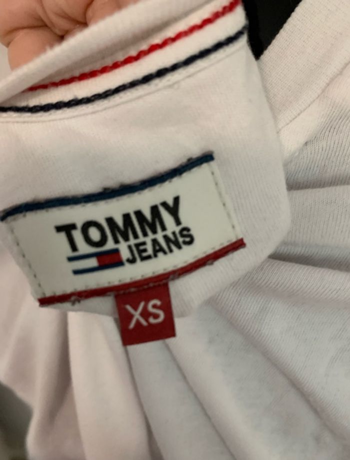 T-shirt tommy jean en très bonne état taille xs - photo numéro 3