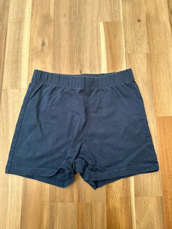 Short bleu