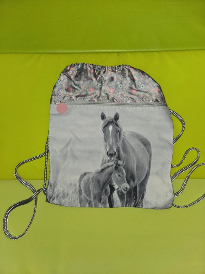 Cartable à roulette cheval + sac de gym assortit - photo numéro 3