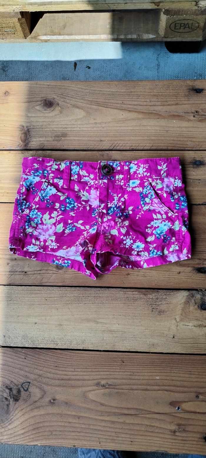 Short rose pour fille