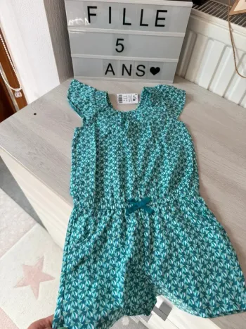 Superbe combi short Okaïdi 5 ans neuve