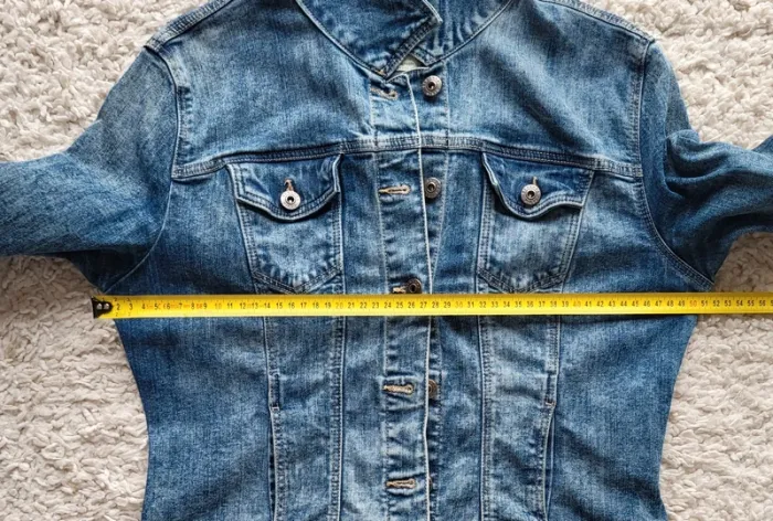 Veste en jean bleue claire Bershka Taille L ou 40 - photo numéro 11