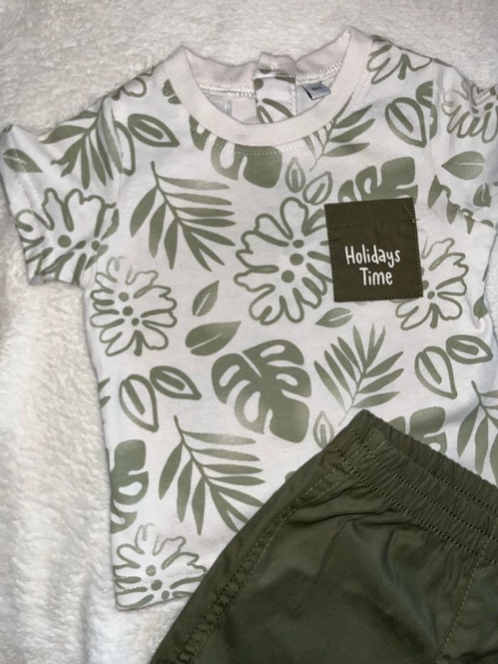 Ensemble neuf 6 mois - photo numéro 2