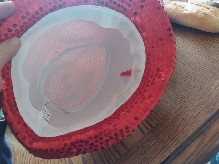 Chapeau strass rouge - photo numéro 2
