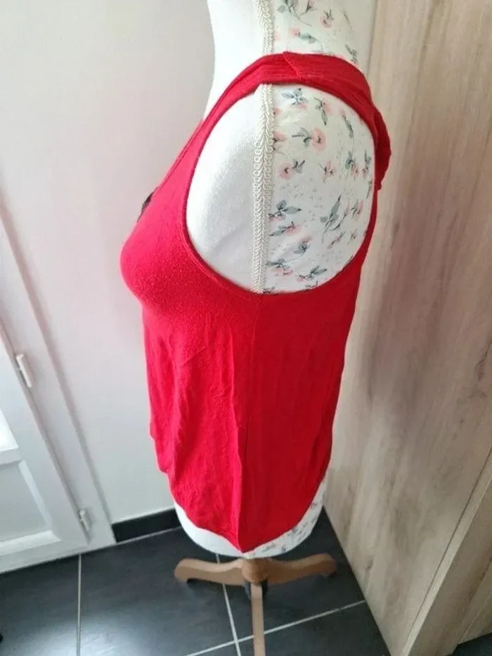 Top rouge - photo numéro 2