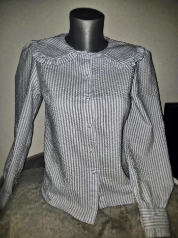 Blouse vintage en excellent état. Taille S