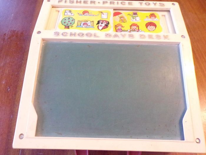 Ancien jouet Fisher Price Toys School Days Desk école Lettres Chiffres 1972