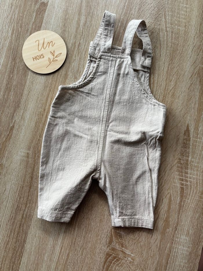 Salopette 1 mois - photo numéro 3