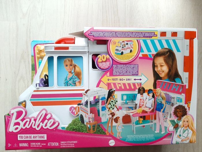 Véhicule Médical Barbie