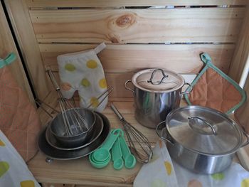 Jeu pour dinette avec casserole en métal