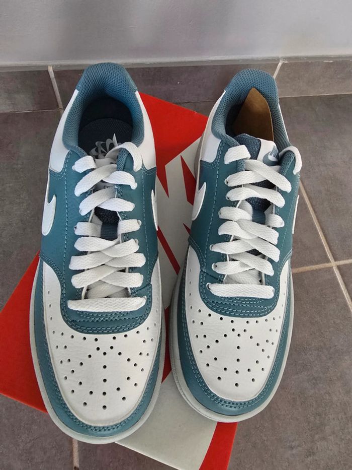 Basket nike Dunk turquoise et blanche - photo numéro 5