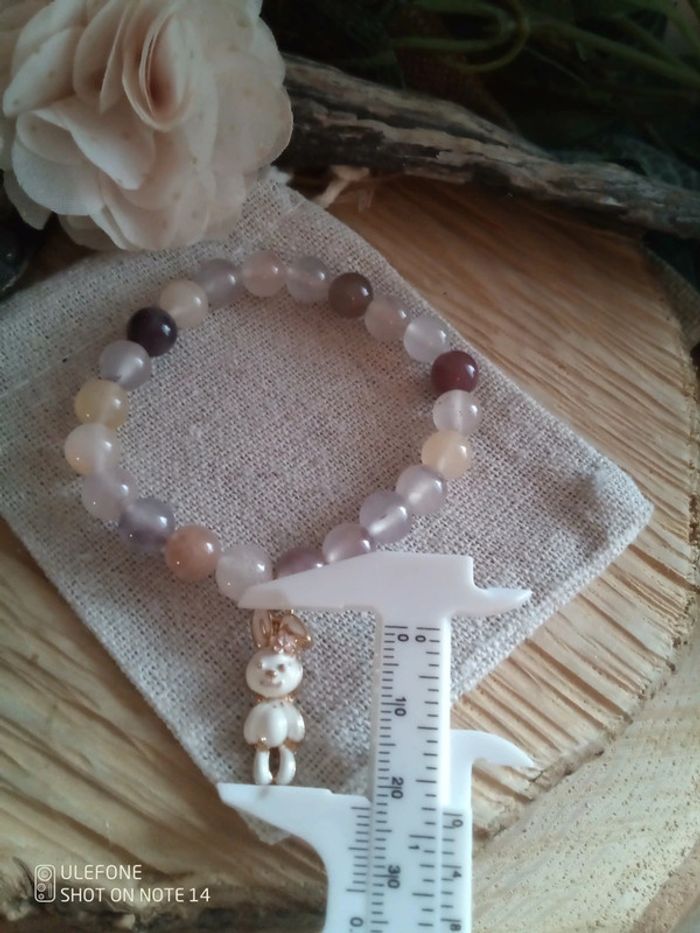 Bracelet douceur en pierres naturelles d'agate et doudou lapin 🐰. - photo numéro 2