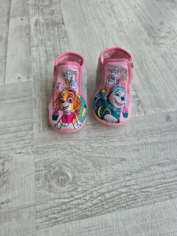 Chaussons/pantoufles pointure 27