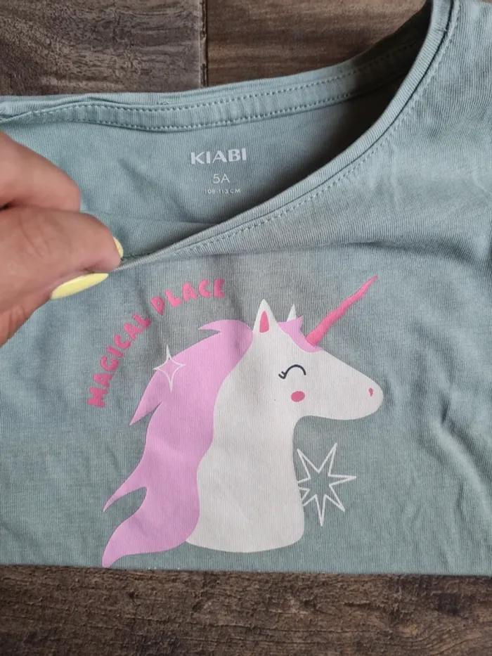 Lot 4 tee-shirts 5 ans kiabi - photo numéro 5