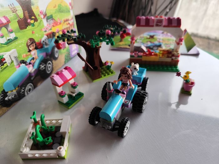 Lego Friends modele  41026 le marché d'olivia - photo numéro 3