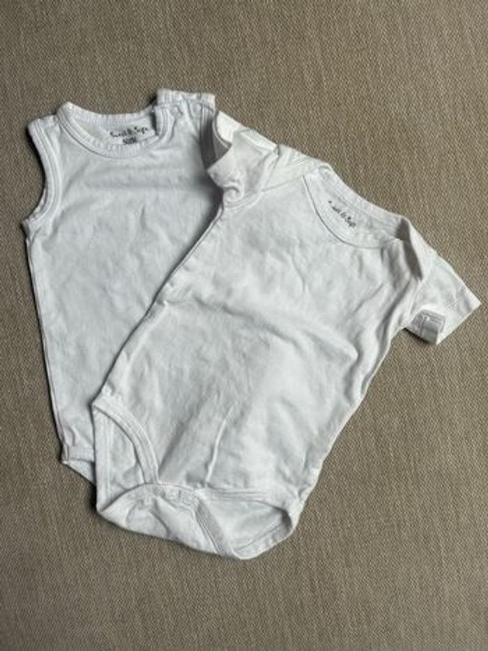 Lot bodies bébé blanc
