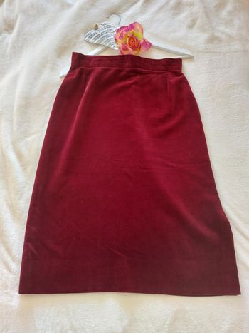 Jupe mi-longue en velours taille 36