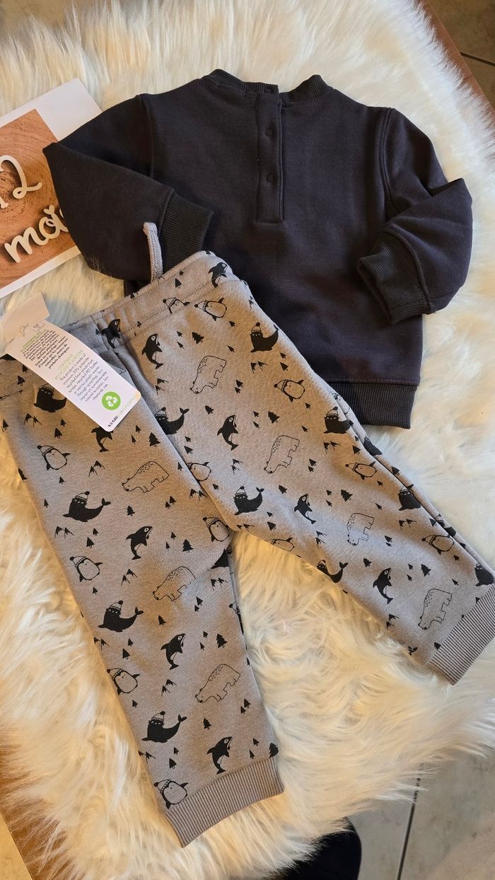 (Neufs non portés) 🏷🏷😍🥰💙SUPERBE ensemble sweat et pantalon molleton et polaire 12 mois garçon 🥰😍💙 - photo numéro 3